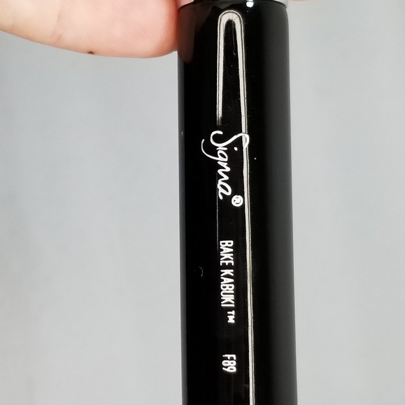 POWDER BAKING ANGLED KABUKI BRUSH - Picture 3 of 8